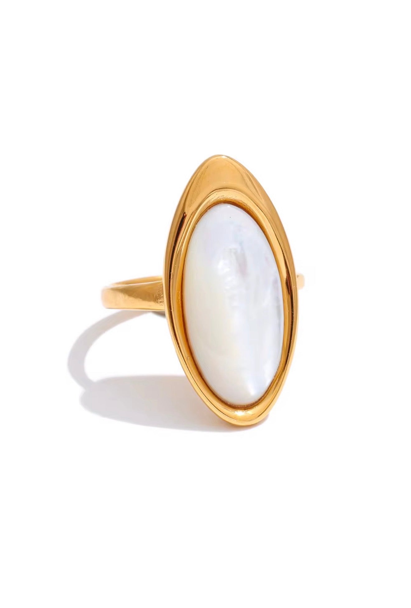Lunara Shell Ring